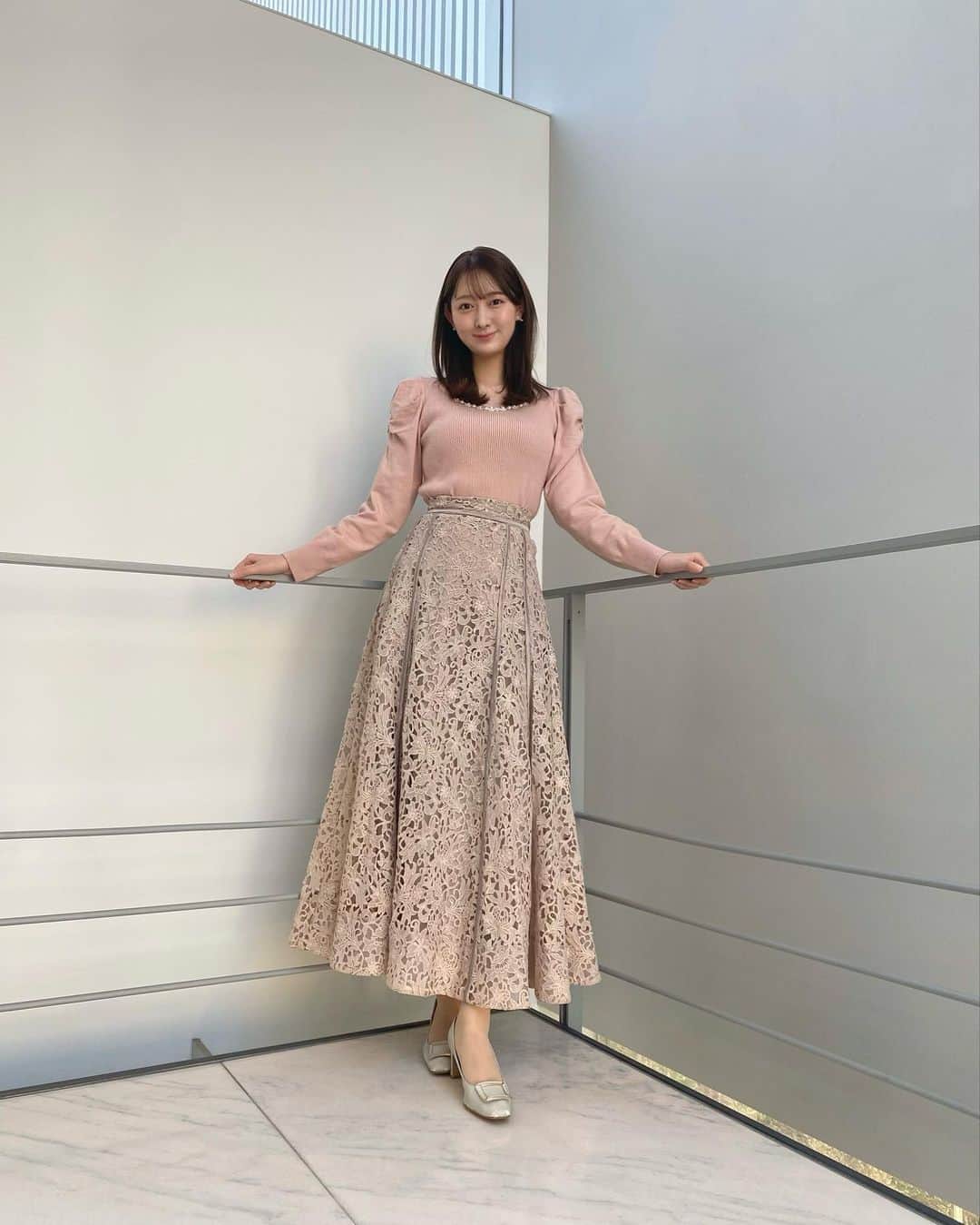 森山みなみのインスタグラム：「.  今朝も羽鳥慎一モーニングショーをご覧いただき、ありがとうございました。  ピンクでまとめたコーディネート🎀 くすんだ色味なので甘くなりすぎず…◎  明日もよろしくお願いいたします！   #テレビ朝日 #羽鳥慎一モーニングショー #モーニングショー #アナウンサー  #森山みなみ  #衣装」