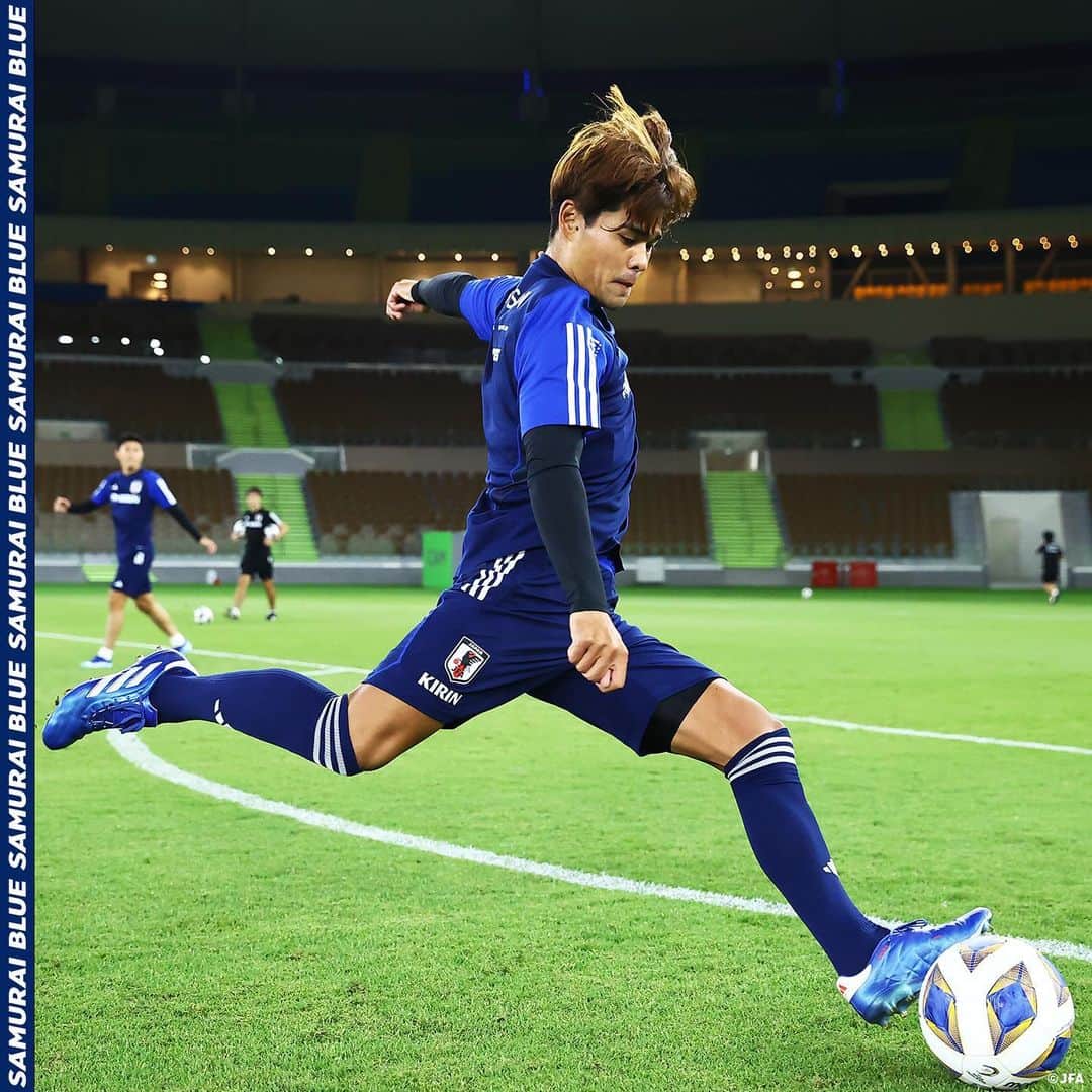 日本サッカー協会さんのインスタグラム写真 - (日本サッカー協会Instagram)「. 🔹𝗦𝗔𝗠𝗨𝗥𝗔𝗜 𝗕𝗟𝗨𝗘🔹 【2023.11.20 Training Report✍️】  シリア戦に向けて試合会場で公式練習を実施⚽️ 冒頭15分以降を非公開にして調整を行いました。  試合は本日23:45(日本時間)キックオフの予定です。  詳しいレポートはプロフィールのJFA公式サイト『JFA.jp』から✍  #AsianQualifiers #夢への勇気を #SAMURAIBLUE #jfa #daihyo #サッカー日本代表 #サッカー #soccer #football #⚽️」11月21日 17時35分 - japanfootballassociation