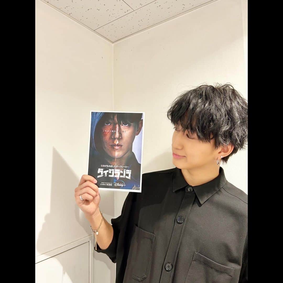 池田彪馬さんのインスタグラム写真 - (池田彪馬Instagram)「✨ 11月8日からディズニープラスにて独占配信している韓国ドラマ『ヴィジランテ』を  超特急のカイくん、吉木千沙都さんと熱く語らせていただきました。  俳優ナム・ジュヒョクさんが昼と夜の顔を演じ分け、悪に制裁を加えていく素晴らしい作品です。  爽やかで甘い表情と男らしい筋肉とのギャップも素晴らしい、、  みなさんも是非ドラマに併せて記事もご覧くださいませ。  https://www.oricon.co.jp/special/65570/  #PR   #ディズニープラス #韓ドラ @disneyplusjp」11月21日 17時31分 - 00_hyoma_0602_