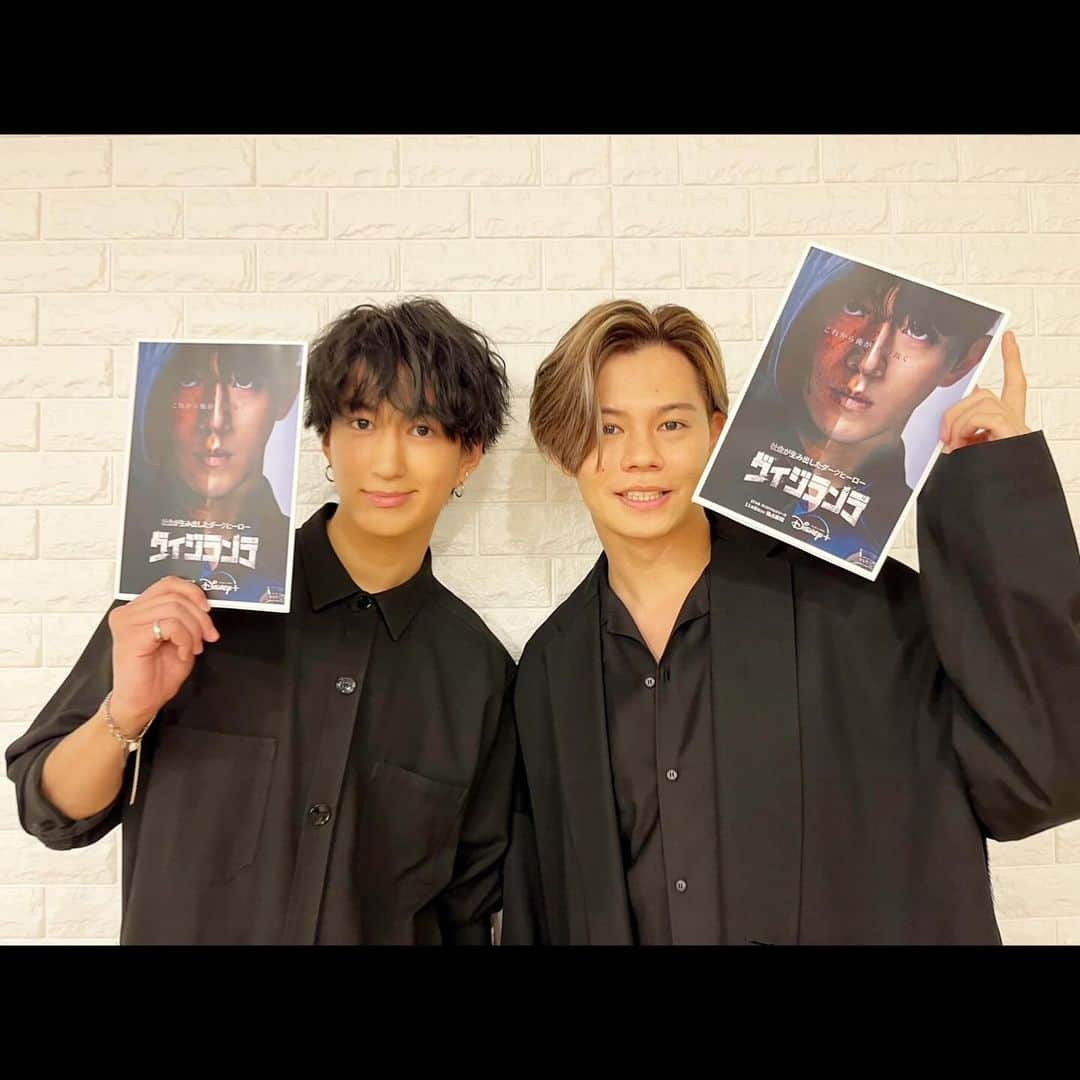 池田彪馬さんのインスタグラム写真 - (池田彪馬Instagram)「✨ 11月8日からディズニープラスにて独占配信している韓国ドラマ『ヴィジランテ』を  超特急のカイくん、吉木千沙都さんと熱く語らせていただきました。  俳優ナム・ジュヒョクさんが昼と夜の顔を演じ分け、悪に制裁を加えていく素晴らしい作品です。  爽やかで甘い表情と男らしい筋肉とのギャップも素晴らしい、、  みなさんも是非ドラマに併せて記事もご覧くださいませ。  https://www.oricon.co.jp/special/65570/  #PR   #ディズニープラス #韓ドラ @disneyplusjp」11月21日 17時31分 - 00_hyoma_0602_