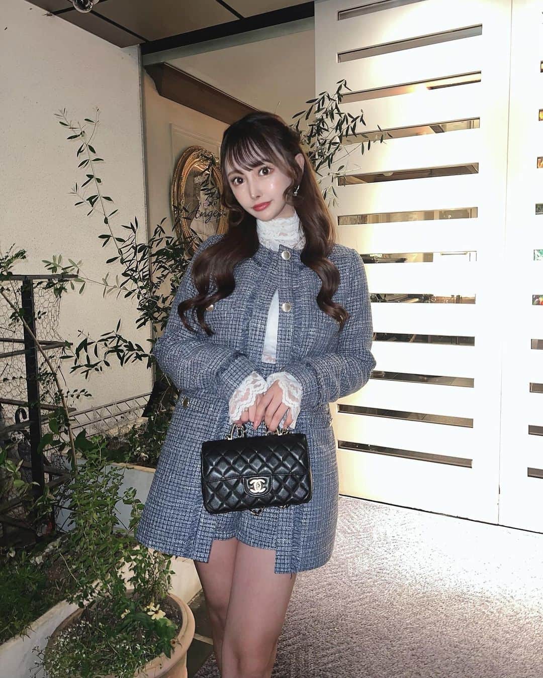 SHIHOのインスタグラム：「. . #fashion 🩵 . @resexxy_official のセットアップ🫶 ツイード生地が可愛くてお気に入り🩵 . . .」