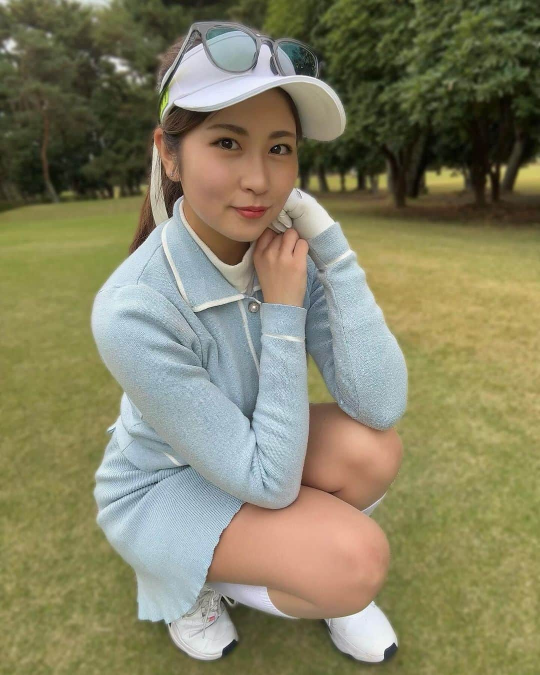 まいまいさんのインスタグラム写真 - (まいまいInstagram)「ちょこん🐒 詰まってる時に芝に座りがち⛳️  ウェアは @lenan_golf だよ🩵 水色が清楚でとってもかわいいの🫧 似合う〜？(｡･_･｡)  #まいごるふ#ゴルフ#女子ゴルフ#ゴルフ女子#ゴルフスイング#ゴルフウェア#ゴルフコーデ#ルナン#lenan#maigolf#golf#golfswing#golfwear#pxg#pxgjapan#ustmamiya#attasking#골프#골프스윙#골프중독#골프웨어#마이고루후」11月21日 17時53分 - ___maigolf___