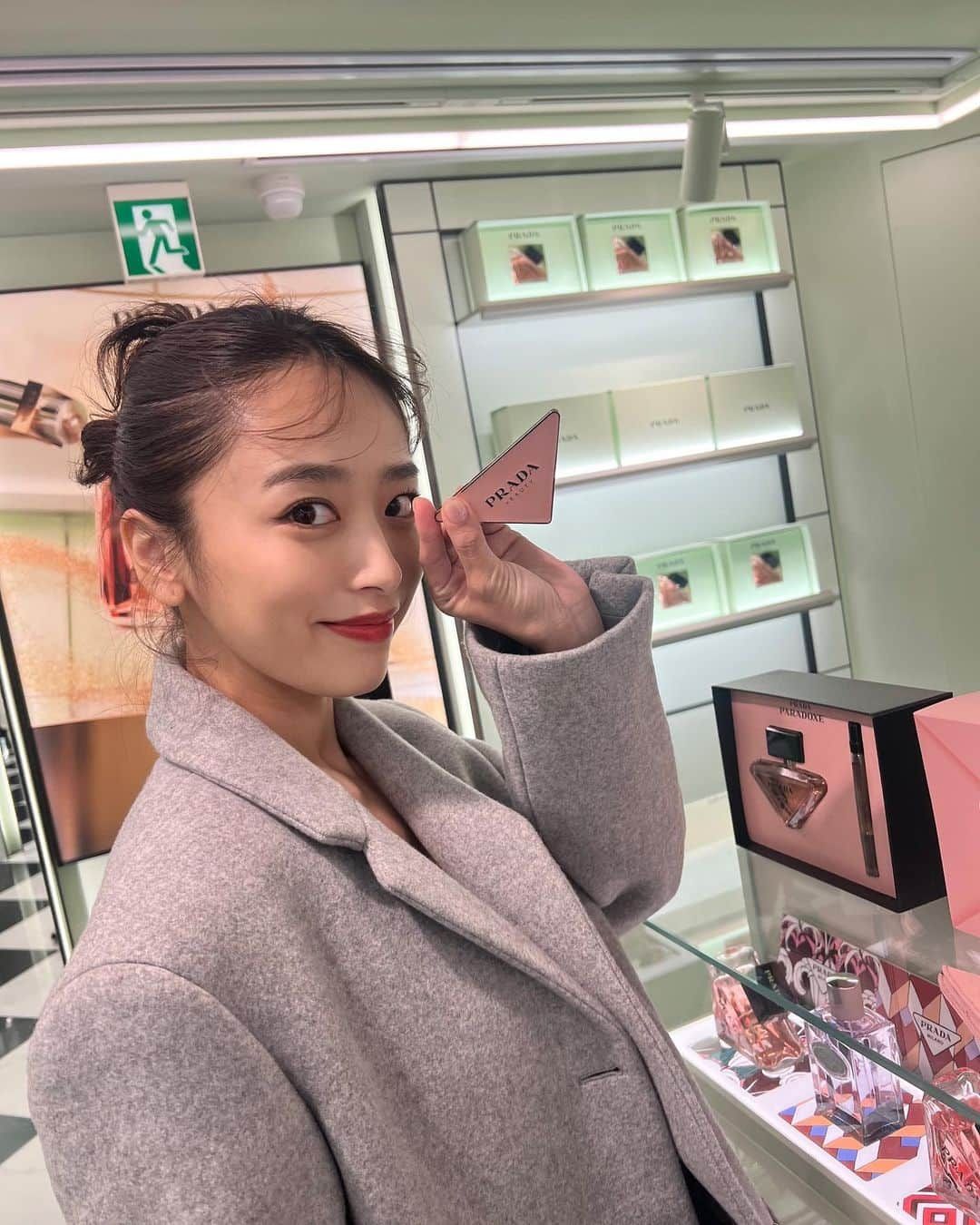 近藤千尋さんのインスタグラム写真 - (近藤千尋Instagram)「明日からオープンする PRADA BEAUTY TOKYO(表参道)　に お邪魔して来ました📷❤️ PRADA PARADOXEとってもいい香りでした😍🫶 お近くに通った方はぜひ☺️💗  東京都渋谷区神宮前5-12-1  #prada #PradaParadoxe #PradaBeauty #プラダパラドックス #pr」11月21日 18時04分 - chipichan.1215