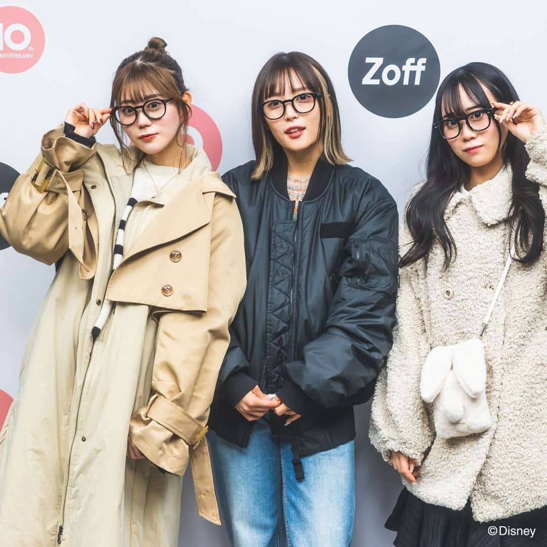 Zoff Officialさんのインスタグラム写真 - (Zoff OfficialInstagram)「-Party report 3- 「Disney Collection created by Zoff 」10周年を記念したパーティを開催しました。  多くのご来場ありがとうございました。 ご来場いただきましたタレント、インフルエンサーの皆さんにサインをいただきました！（2枚目）※一部の方になります。  会場ではディズニーコレクション10周年の軌跡を紹介したパネルの展示や、11/17（金）に発売した「Disney Collection created by Zoff “＆YOU”」の新作コレクションのお披露目など、Disney Collection10周年の世界観をお楽しみいただきました。  これからもZoffはワクワクをお届けいたします。  #Disney #Zoff #Zoff_DisneyCollection10th #disney #mickeymouse #disney好き#ディズニー好き#ミッキーマウス #メガネ#伊達メガネ#伊達メガネコーデ#メガネ女子#ゾフ#メガネ#サングラス#メガネ男子#ファッション#コーディネート#コーデ#メガネコーデ#メガネファッション#glasses#eyewear#eyewearstyle#eyewearfashion#eyewearbrand#eyewearcollection#fashion#styling」11月21日 18時25分 - zoff_eyewear