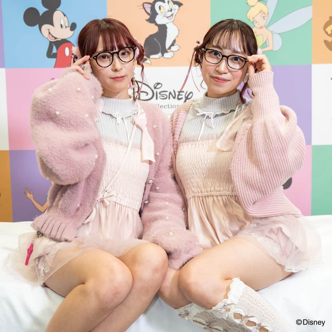 Zoff Officialのインスタグラム：「-Party report 3- 「Disney Collection created by Zoff 」10周年を記念したパーティを開催しました。  多くのご来場ありがとうございました。 ご来場いただきましたタレント、インフルエンサーの皆さんにサインをいただきました！（2枚目）※一部の方になります。  会場ではディズニーコレクション10周年の軌跡を紹介したパネルの展示や、11/17（金）に発売した「Disney Collection created by Zoff “＆YOU”」の新作コレクションのお披露目など、Disney Collection10周年の世界観をお楽しみいただきました。  これからもZoffはワクワクをお届けいたします。  #Disney #Zoff #Zoff_DisneyCollection10th #disney #mickeymouse #disney好き#ディズニー好き#ミッキーマウス #メガネ#伊達メガネ#伊達メガネコーデ#メガネ女子#ゾフ#メガネ#サングラス#メガネ男子#ファッション#コーディネート#コーデ#メガネコーデ#メガネファッション#glasses#eyewear#eyewearstyle#eyewearfashion#eyewearbrand#eyewearcollection#fashion#styling」