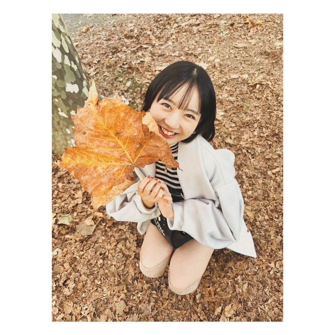 近藤結良さんのインスタグラム写真 - (近藤結良Instagram)「🍁🍂 大きな枯葉みっけ🫶🏻 秋を楽しんできたよ~ * * #ニコラ #nicola #ニコモ #ニコラ12月号発売中 #近藤結良 #ゆらふぉとぐらむ #07line #ootd  #ボブヘアー #ボブ女子 #ボブ女子高生 #紅葉狩り」11月21日 18時27分 - yura_kondo.official