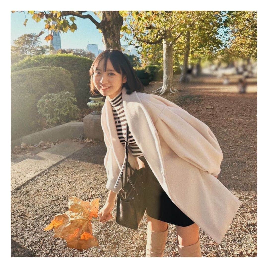 のインスタグラム：「🍁🍂 大きな枯葉みっけ🫶🏻 秋を楽しんできたよ~ * * #ニコラ #nicola #ニコモ #ニコラ12月号発売中 #近藤結良 #ゆらふぉとぐらむ #07line #ootd  #ボブヘアー #ボブ女子 #ボブ女子高生 #紅葉狩り」