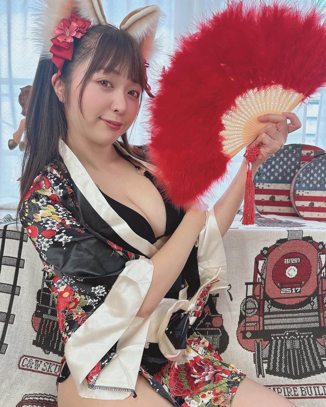 星那美月のインスタグラム：「Thank you so much for the fantastic gift🎁 I'll treasure it😚👘」