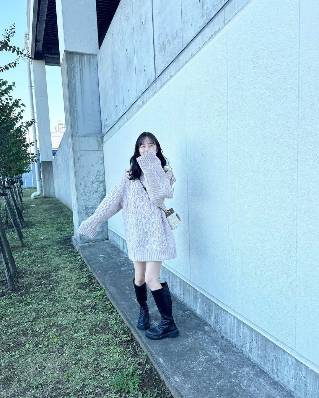 飯野雅さんのインスタグラム写真 - (飯野雅Instagram)「かわいいニットワンピ🤍🩷」11月21日 18時30分 - biichan_