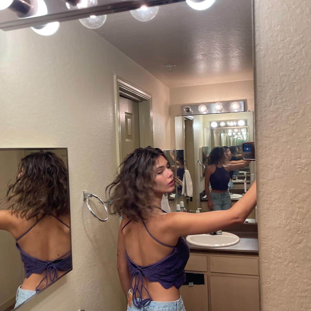Laneya Graceさんのインスタグラム写真 - (Laneya GraceInstagram)「my magic mirror 🪞」11月22日 5時31分 - official_laneya_grace