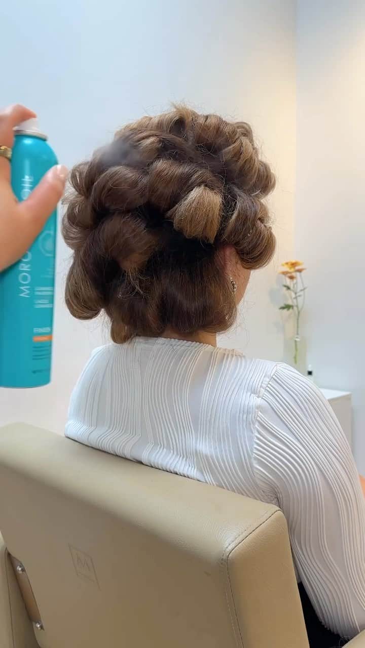 セフォラのインスタグラム：「Nobody does a blowout like @manesbymell and @itsamandaguido 🤩  @olaplex @moroccanoil @k18hair @dysonhair」