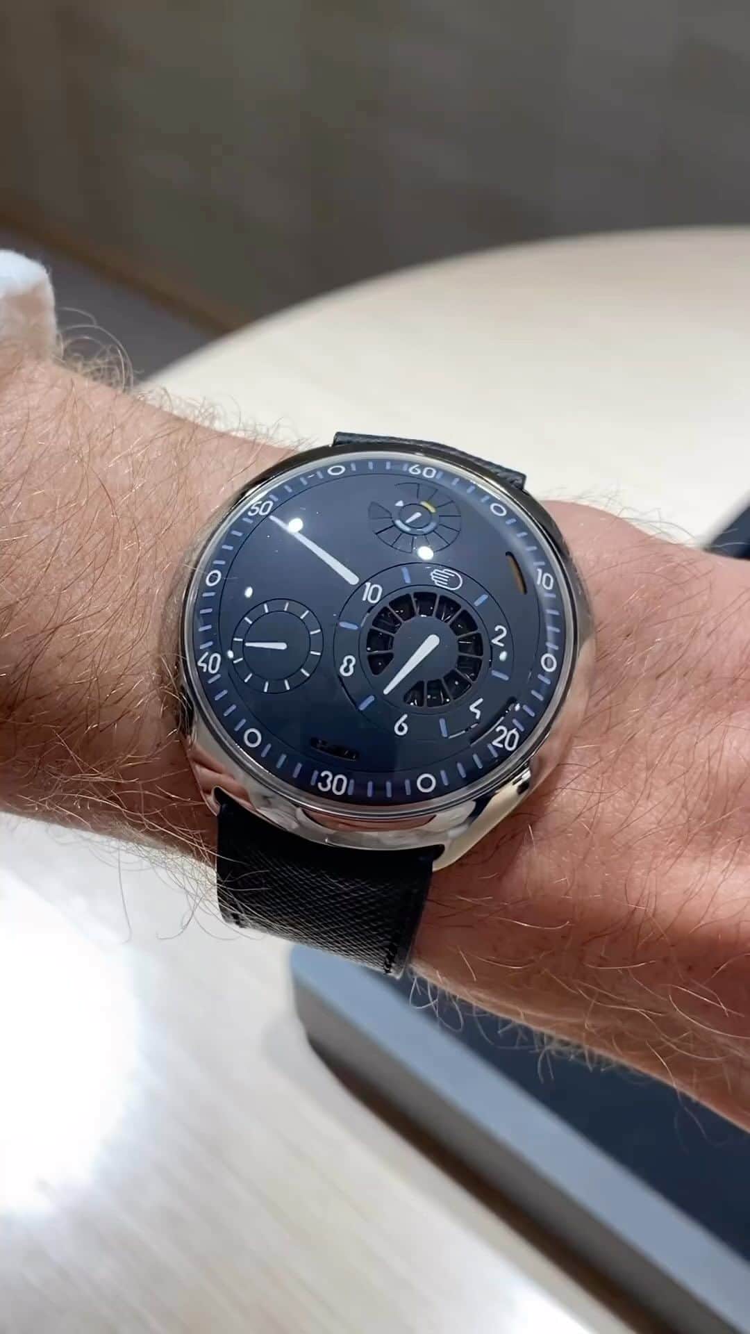 Daily Watchのインスタグラム：「The Ressence Type 2 E-Crown. A mechanical watch with unique time display 🤯 Video by @munich_watch_lover」