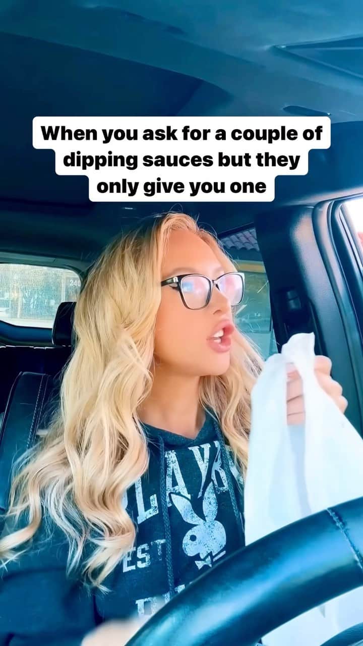 ティファニー・トートのインスタグラム：「What’s next? Only one french fry? 🙄🍟」