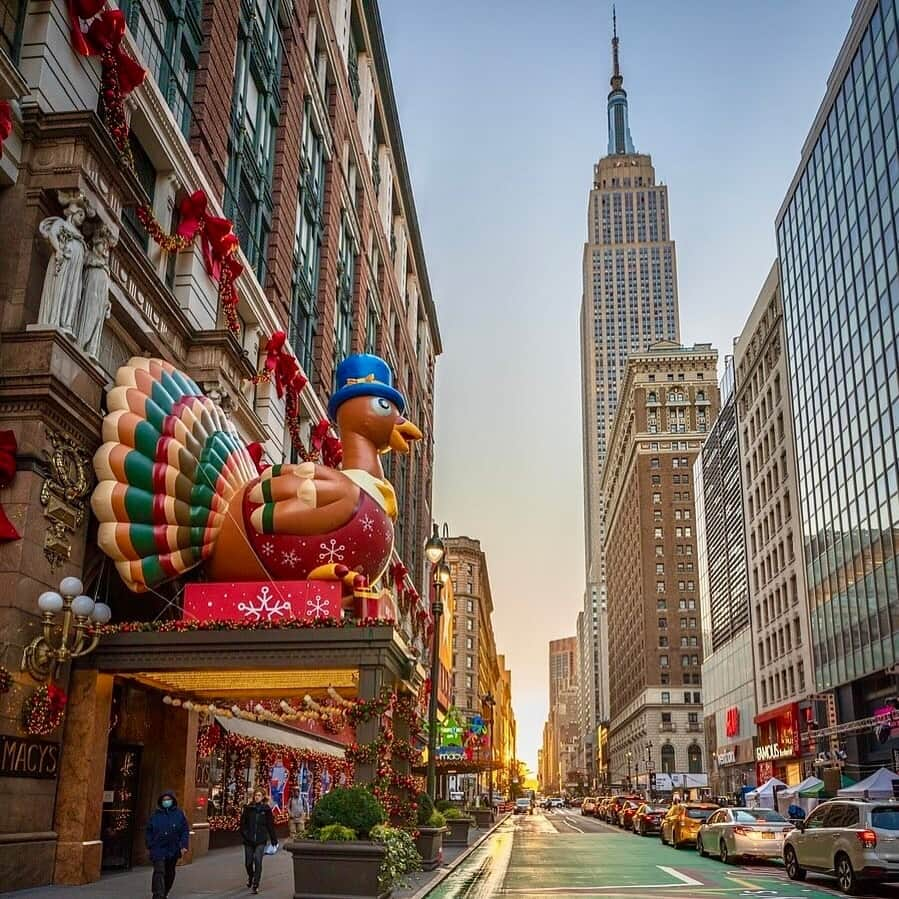 Empire State Buildingさんのインスタグラム写真 - (Empire State BuildingInstagram)「He's coming   📷: @enan_nyc」11月22日 4時07分 - empirestatebldg