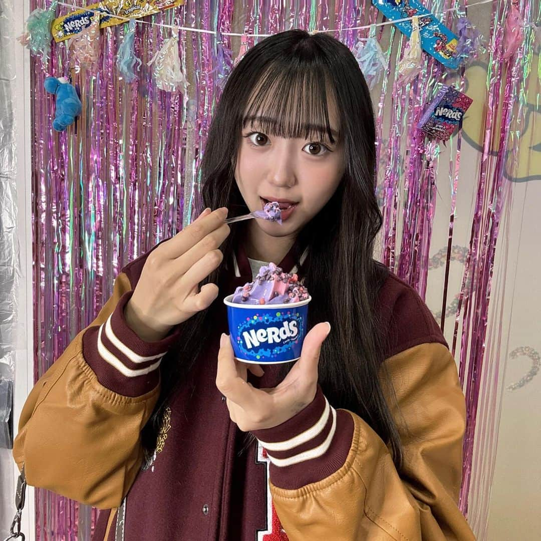 ももかさんのインスタグラム写真 - (ももかInstagram)「🩷💕💗 今、原宿で期間限定でオープンしてる NeRds Cafeに行ってきたよ😽✌🏻 • さすがしなこちゃんプロデュースってだけあって どのメニューも映えてて可愛くて味も最高だった😮‍💨🩷 • 12月15日までの期間限定なので 絶対行くべし💁‍♀️ • #nerdscafe #原宿 #原宿カフェ」11月21日 20時26分 - momoka_ch