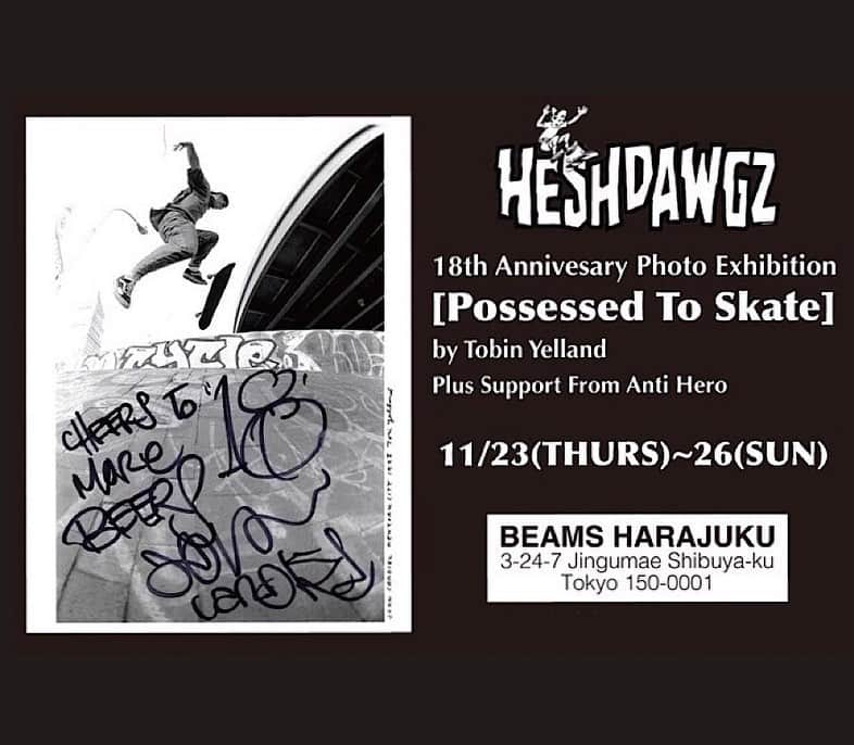 beams_harajuku_officialのインスタグラム：「… ”Possessed To Skate” 11.23（Thu.）-11.26（Sun.） at BEAMS HARAJUKU . 東京・原宿の老舗スケートボードショップ「ヘッシュドウグズ」がオープンをして今年で18年。今回は周年を記念して、サンフランシスコのスケートブランド〈ANTI HERO〉の協力のもと、1995年に〈ANTI HERO〉が誕生した黎明期を一番多くフィルムに残していたフォトグラファーである、Tobin Yelland（トービン・ イェランド）の写真展を「ビームス 原宿」にて開催します。  期間中は、Tobin Yellandの作品の展示販売をはじめ、〈ANTI HERO〉のJulien Stranger,John Cadiel, TNTなどのスケーターやChris Lindig, Todd Francisといった、お馴染みのアーティストがいくつかのTobin Yellandの写真にサインやエピソードを付け足し、世界にひとつだけのスペシャルな写真も販売します。また、今回販売される写真の中から1点選び製作した『フォトTシャツ』をはじめ、〈SSZ〉のコラボで4SF OVALの『Tシャツ』とDOG OVALの『スウェット』も展開します。  さらには、前日22日（水）19時よりレセプションパーティーも開催いたします。  この機会をお見逃しなく。 . @tobinyelland @heshdawgz_cb @antihero18 @katoyasai @beams_mens_casual #pr」