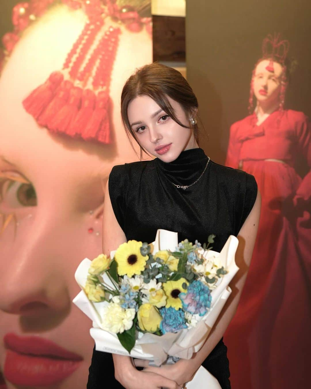 Elina 엘리나 (エリナ) さんのインスタグラム写真 - (Elina 엘리나 (エリナ) Instagram)「| went to Gonghuha's opening party @gonghuha.official ❤️✨ 공후하 런칭기념 팝업 스토어에 다녀왔어요 :) 내 얼굴 보니까 기분 이 새롭구만ㅎㅎㅎ」11月21日 20時40分 - elina_4_22