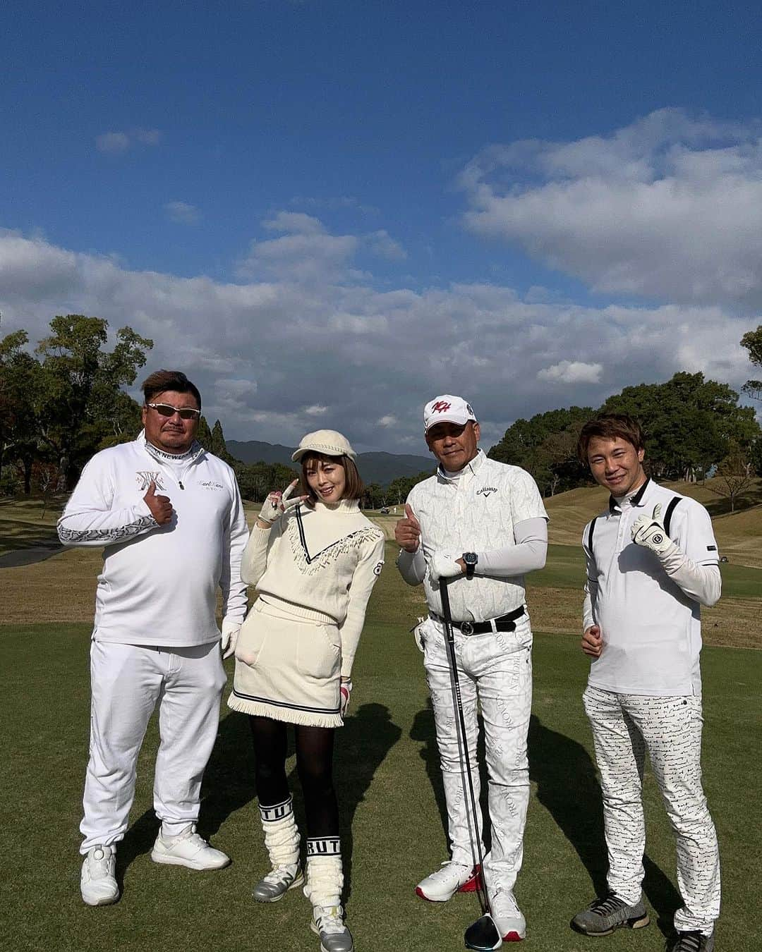 板橋瑠美さんのインスタグラム写真 - (板橋瑠美Instagram)「第16回RUMIRINGO CUP in Nagasaki ⁡ ⁡ 最高な素晴らしいゴルフコースで、コンペさせていただき、本当にありがたすぎて🥹❤️ ⁡ ⁡ 沖縄や、千葉や、岡山、熊本、など遠方からも参加してくださって。。。。♡ ⁡ ⁡ ⁡ ⁡ 今年のゴルフで1番楽しみにしてました🥹💕 ⁡ ⁡ ⁡ 名物ホールである、海の中にグリーン⛳️がある3H、とにかく映えすぎてもう感動🥹✨✨✨ ⁡ ⁡ ⁡ 自分史上過去1なコースでした❤️☻ ⁡ ⁡ もう、3H目が幸せすぎて、 「あーーここにずっといたいーーーー」 と思わず声がでましたw ⁡ ⁡ それくらい人生で1番幸せなゴルフ場だった！！！🥹🥹 ⁡ ⁡ あと普通にトーナメントコースだから戦略性もだし、本当に楽しすぎるコースでした❤️😍 ⁡ ⁡ 難しい最後の18Hはメチャ難しそうだったけどなんとparであがれたのは本当に嬉しかったー🥹🥹🥹🥹 ⁡ ⁡ ⁡ 実はメンバーコースなんですが、 電話で予約したら、メンバーさんが優先にはなりますが、空いてたら全然ビジターさんでも入れるそうなんです！！！！✨✨ ⁡ 是非是非！！！！  @passage_kinkai   ⁡ ⁡ そしてご参加くださった皆様本当にありがとうございました😭♡ ⁡ またお会いできるのを心より楽しみにしております！！！^ ^ ⁡ ⁡ ⁡ ⁡」11月21日 20時49分 - rumi_official_0616