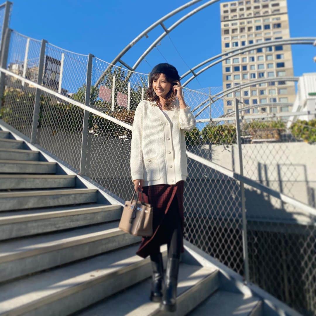 岩崎静羅のインスタグラム：「☺︎ MIYASHITA PARK!!!!!! 天高く我肥ゆる秋🍁  #低身長コーデ #アラフォーコーデ #155cmコーデ #shibuya  #miyashitapark」