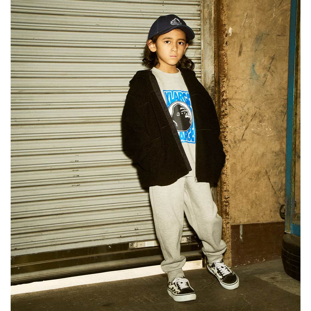 X-girl Stages Officialさんのインスタグラム写真 - (X-girl Stages OfficialInstagram)「XLARGE KIDS(エクストララージ キッズ) ⁡　 　 もこもことしたボア素材のブルゾンは、あたたかみのある風合いでシーズンムードを高めつつ、寒い日にうれしい着心地を実現！ ルーズなシルエットのため、重ね着してもすっきり着用できます◯ ⁡　 　 ☑︎ ボアブルゾン 商品番号9434301￥14,190 (税込) ⁡　 　 ••••••••••••••••••••••• ⁡　 💻📱公式オンラインSHOP NARUMIYA ONLINE 冬の新作アイテム続々入荷中✨ ⁡　 Instagramプロフィール↑↑↑URL🛍 または「ナルミヤオンライン」で検索して下さい🔍 @narumiyaonline_official ⁡　 •••••••••••••••••••••••• ⁡　 #xgirlstages #Xgirl #エックスガールステージス #エックスガール #XLARGEKID #エクストララージキッズ #XLARGE #エクストララージ #ナルミヤインターナショナル #ナルミヤオンライン #summercollection #kids #キッズ #baby #ベビー #kidsfashion #キッズファッション #ブルゾン #ストリートコーデ #ogゴリラ🦍 #kidswear #instatoddler #instakids #instababykids_japan #冬服」11月21日 21時00分 - xgirlstages