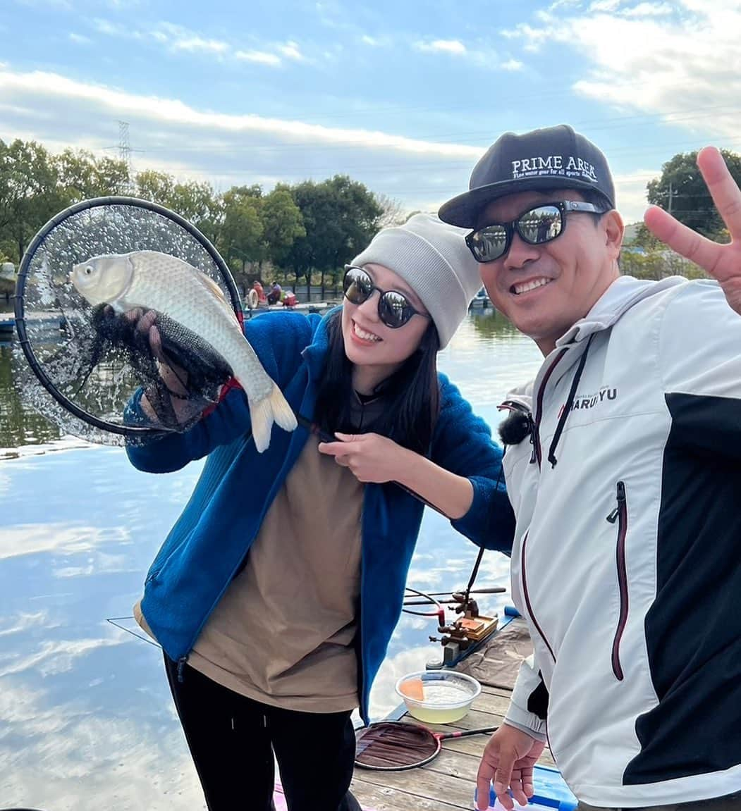 香月ハルさんのインスタグラム写真 - (香月ハルInstagram)「今日はへら鮒全国大会で日本一に輝いた杉本智也名人に、大会に向けての技や精神力を伝授してもらったよ！  へらぶなは本当に奥が深い。 今日は沢山勉強になったなあ。 ほんの、ほんんの少し違うだけで明暗がわかれる、繊細なシビアな世界。 そしてそのプロフェッショナルな方たちの中で日本一は本当に本当に凄すぎる‥！  杉本さんおめでとうございます✨ かっこええなあ！ #九ちゃんフィッシング」11月21日 21時02分 - halu_kazuki