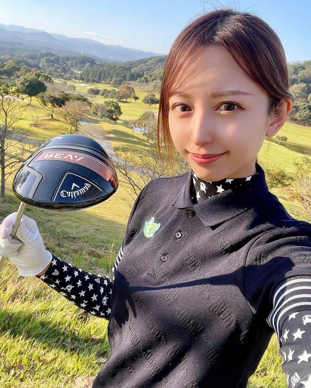 高塚みゆきさんのインスタグラム写真 - (高塚みゆきInstagram)「ちゃんと継続中なゴルフ⛳️❤️‍🔥  ︎︎  ︎︎  ︎︎ まなさんから引き継いだ大切な可愛いウェアで コースデビューもして、、✨  ︎︎  ︎︎ 楽しくて楽しくて 積極的にゴルフと触れ合ってます(笑)  ︎︎  ︎︎  ︎︎ このまま趣味になったら嬉しいなぁ👼🏻‪🧡  ︎︎ 自然に囲まれてデジタルデトックスも出来て 最高すぎる。  ︎︎  ︎︎  ︎︎ #ゴルフ初心者 #コースデビュー #奈良 #ゴルフコーデ #ゴルフウェア #ゴルフ女子 #デジタルデトックス #自然が好き」11月21日 21時11分 - m1yu.24