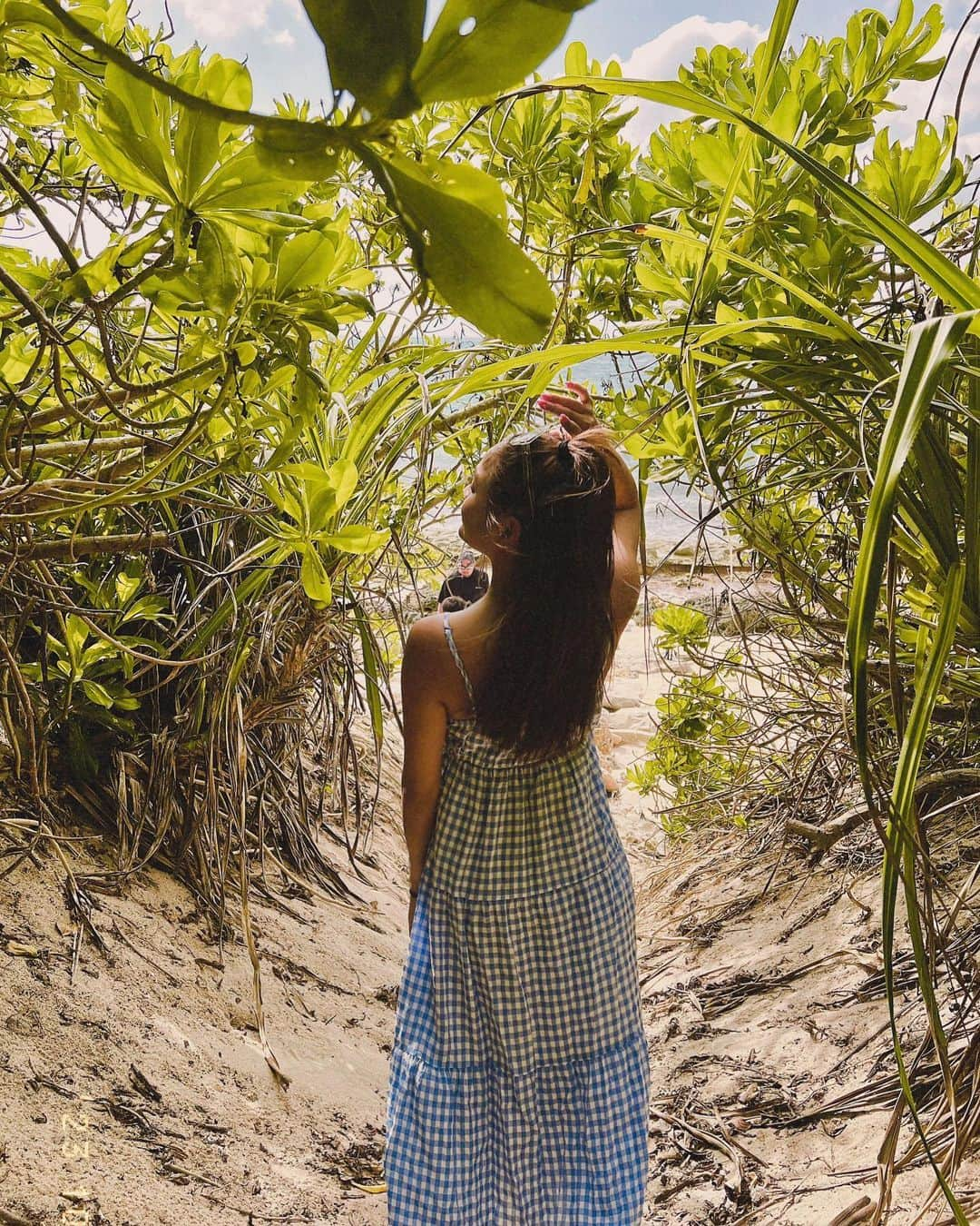 NOZOMIのインスタグラム：「、 わくわくする瞬間🦋❤️‍🔥✨ なかなか穴場なビーチ⛱️  #宮古島#宮古島観光#宮古島旅行  #筋トレ女子#桃尻#golf#ゴルフ女子#workout#ワークアウト#ワークアウト女子#けつすたぐらむ#サウナ女子#サウナサウナイキタイ#名古屋#旅行#旅行好きな人と繋がりたい#水着#水着コーデ#水着女子」