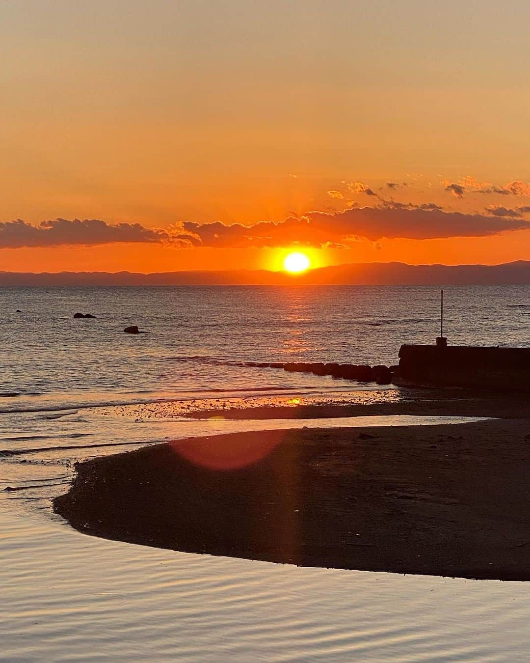 角田陽一郎さんのインスタグラム写真 - (角田陽一郎Instagram)「やることは沢山あるけれど、そんなものはもうほっといて、もう寝ちゃう。 早寝最高。 おやすみなさい💤 さよなら、世界。  #日の入りとともに寝る」11月21日 21時31分 - kakuichi44