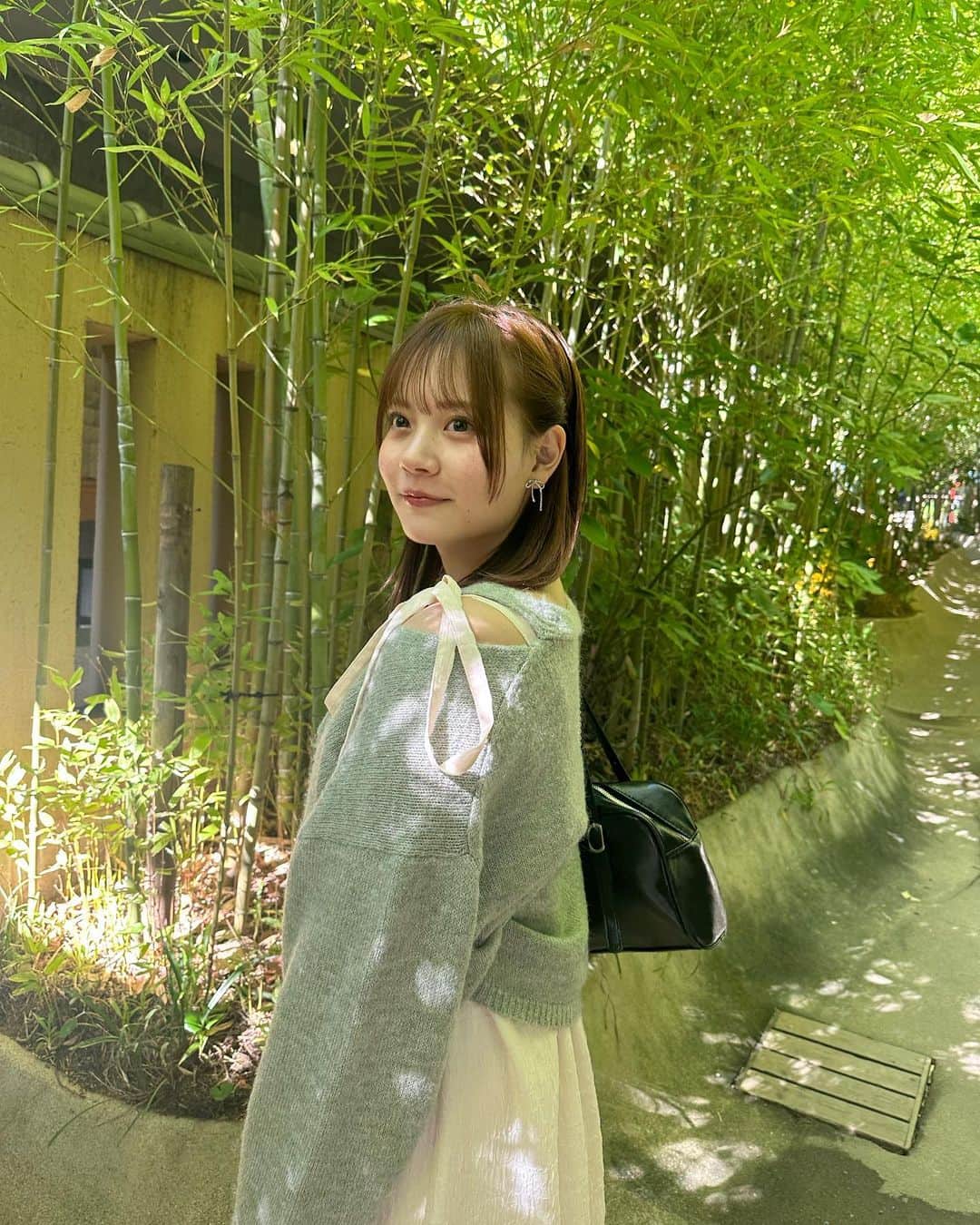 NANOKAのインスタグラム：「ナノカイロイロ😼 来宮神社はとにかくエネルギッシュで 癒し空間だった〜〜🫶🏻たくさん呼吸した😮‍💨  ホテルの屋上で花火見た時のも一緒に🍯」