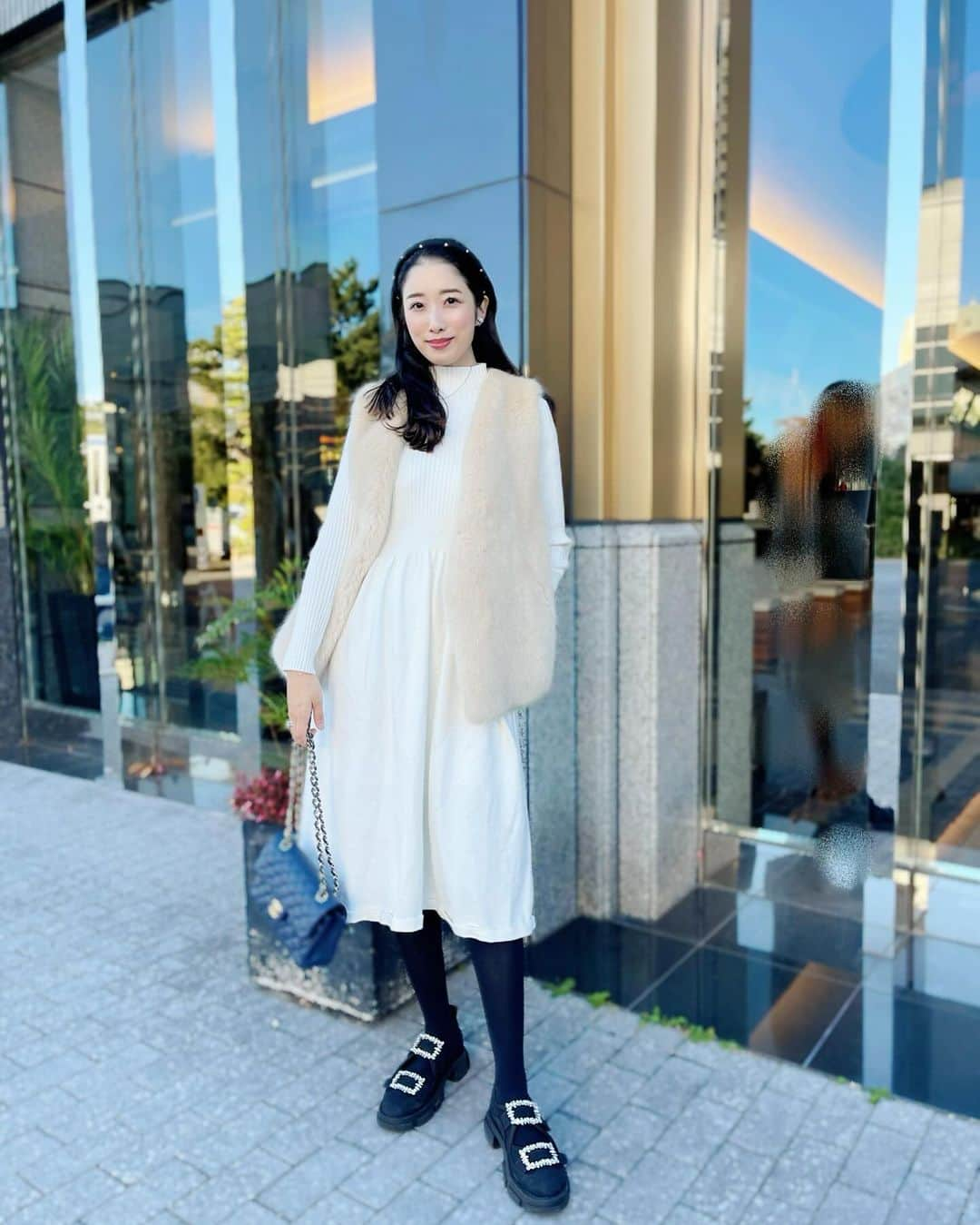 越馬千春さんのインスタグラム写真 - (越馬千春Instagram)「. ⛄️❄️💫  暖かかった日のコーデ☀️  数ヶ月ヘアカットしてないから早くしたい💇‍♀️🤍  #coordinate #コーディネート #コーデ #fashion #ootd #おでかけコーデ#ママコーデ#いつコ#ブルベ夏 #骨格ナチュラル #ソフトエレガント#onepieceholic#冬コーデ#ワンピースコーデ」11月21日 21時28分 - chiharukoshiba