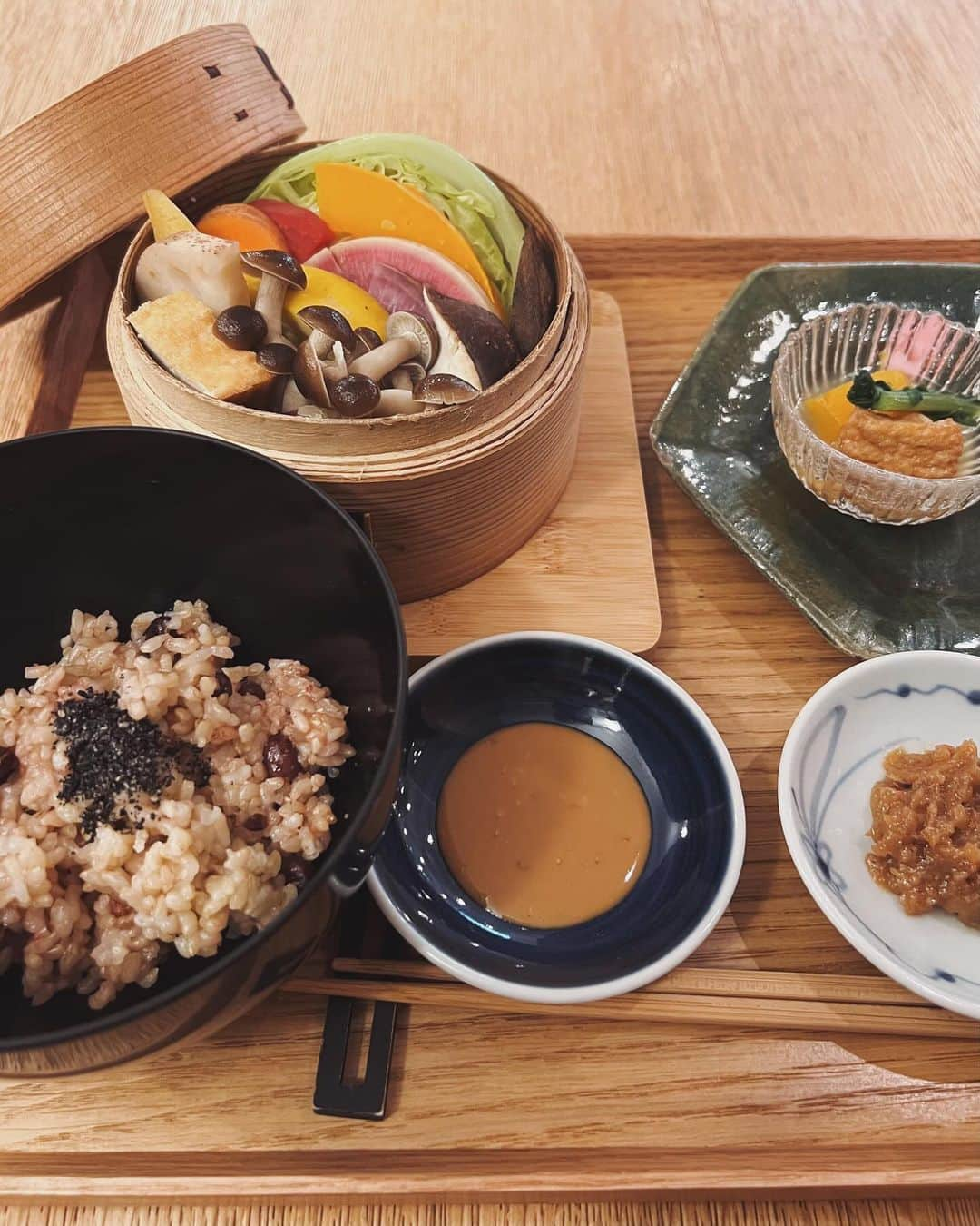 Julia Castroさんのインスタグラム写真 - (Julia CastroInstagram)「最近の美味しかったものたち🍴  1. gris / 山梨 2. the upper / 大手町 3. OGAWA COFFEE LABORATORY / 桜新町 4. Disneyland  5. Brown Rice / 表参道 6. Good good not bad / 渋谷 7. 食幹 / 渋谷 8. nomu cafe / 箱根 9. ほうとう不動 / 山梨 10. FabCafe Fuji / 山梨 . #cafe  #restaurant」11月21日 21時37分 - julia.c.0209