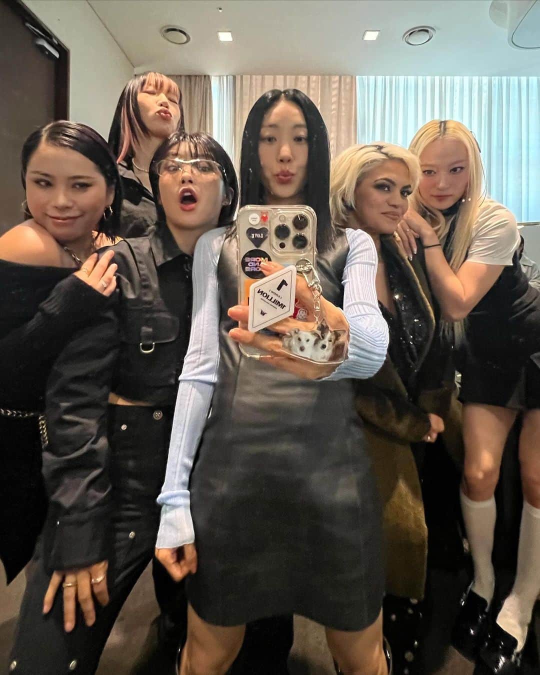 リア・キムのインスタグラム：「남는건 사진뿐❤️ 잠시후 10시  스트릿댄스걸스파이터2 드디어!!⚡️」