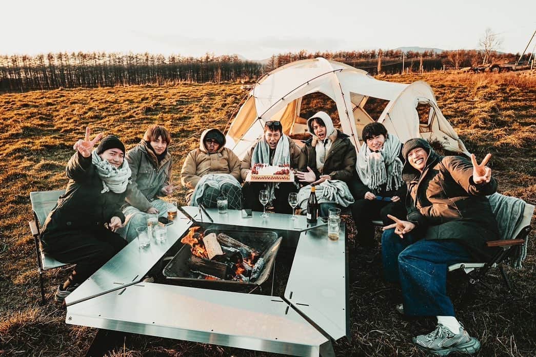 中務裕太さんのインスタグラム写真 - (中務裕太Instagram)「11周年 ありがとうございます✨  ダンスと出会い ジェネと出会い DREAMERSと出会い 山あり谷あり 壁にぶつかりまくり こんなにも素晴らしい人生を 生きれてることに 心から感謝いたします。  DREAMERSの皆さんと 小さい筏で とんでもなくでかい荒波を これからも一緒に 超えていきたいです。  僕たちならやれる。  12年目も ブチ上げてくぞー‼️‼️」11月21日 21時39分 - yuta_nakatsuka_official