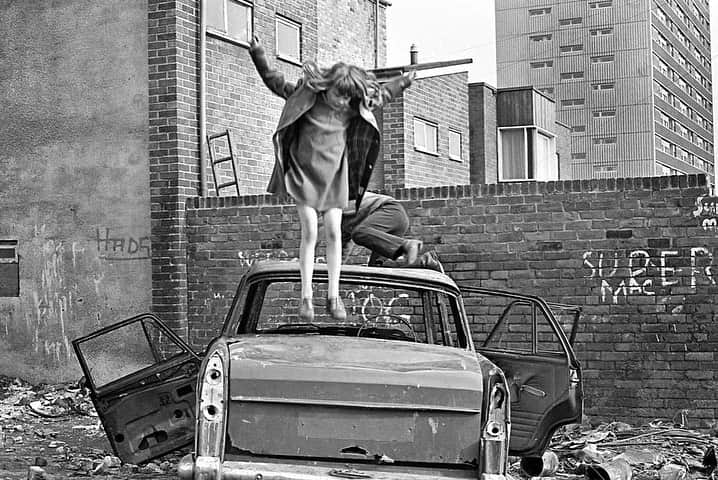 Dazed Magazineさんのインスタグラム写真 - (Dazed MagazineInstagram)「“I can’t imagine our lives without photography or politics!” photographer Tish Murtha’s daughter Ella Murtha tells Dazed about growing up with the late photograher. “My mam lived and breathed photography, the camera was an extension of her.”  Growing up in Elswick in the West End of Newcastle, Murtha had understood the power a camera could wield long before she was privy to the instrument’s mechanics: in her early teens she found a camera in one of the derelict houses she and her siblings would often explore.   An advocate for her community in an era before discourse around ethics and ownership in relation to class and documentarians had become mainstream, Murtha remained undeterred by injustices she saw in the industry throughout her lifetime, separating from Side Gallery when she perceived their principles to be unaligned with her own, and inviting local critics to engage in a discussion after an exhibition of her photographs of juvenile jazz bands led her to become known as the ‘Demon Snapper’.   Her work has since been acquired by Tate, while in March a Newcastle housing development opened in her name, the moniker selected by kids from a local primary school.  Read more through the link in our bio 🔗  📷 @tishmurtha  1. Glenn on the wall, Elswick Kids (1978) Tish Murtha (c) Ella Murtha, all rights reserved 2. Karen On Overturned Chair, Youth Unemployment (1981) - Tish Murtha (c) Ella Murtha, all rights reserved 3. Kenilworth Road Kids, Cruddas Park, Juvenile Jazz Bands (1979) - Tish Murtha (c) Ella Murtha, all rights reserved. 4. Kids Jumping On To Mattresses - Youth Unemployment (1981) Tish Murtha (c) Ella Murtha, all rights reserved. 5. SuperMac, Elswick Kids (1978) - Tish Murtha (c) Ella Murtha, all rights reserved.  ✍️ @zoemaywhitfield」11月21日 21時49分 - dazed