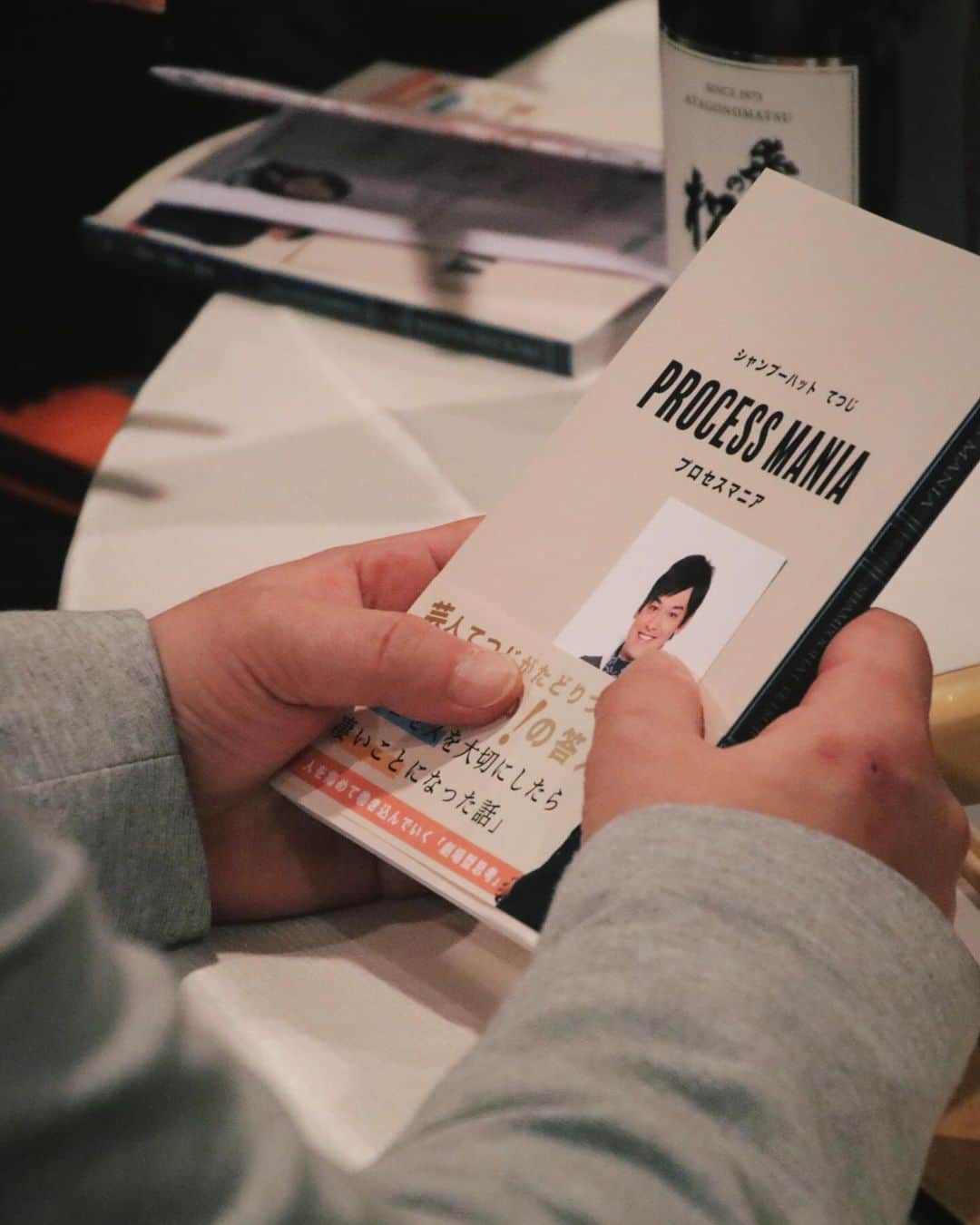 宮田麺児さんのインスタグラム写真 - (宮田麺児Instagram)「ホテル　セイリュウにて サイン会。  #サイン会 #processmania #ベストセラー #東大阪 #セイリュウ」11月21日 21時56分 - miyatamenji