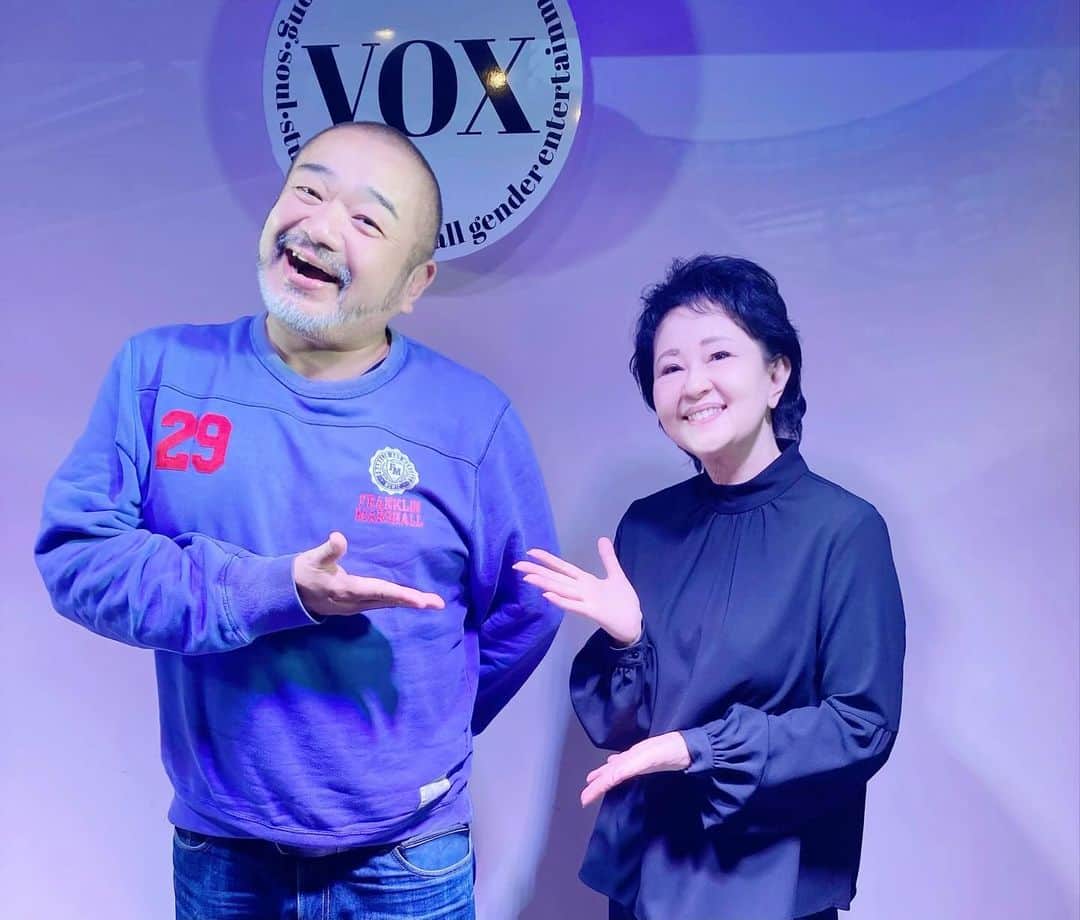 畑中葉子のインスタグラム：「VOXのオーナーとkeiZiroさんと打ち合わせ♡  #keiziro さん #畑中葉子  #vox  #新宿」
