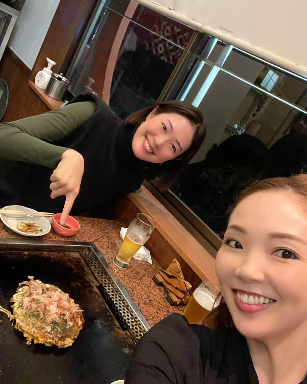 麻央侑希のインスタグラム：「実は秋休みをいただき、少し大阪で遊んでました✨大阪行くの禺伝以来😂😂 大阪に行ったら必ずと言って良いほどあんるさんと遊んでる😂 今回もそれはそれは楽しかった😂  次大阪いくのはライブだ！！  頑張るぞー！  #夢妃杏瑠　さん　#分担　#長い付き合い　#麻央侑希　#星組」