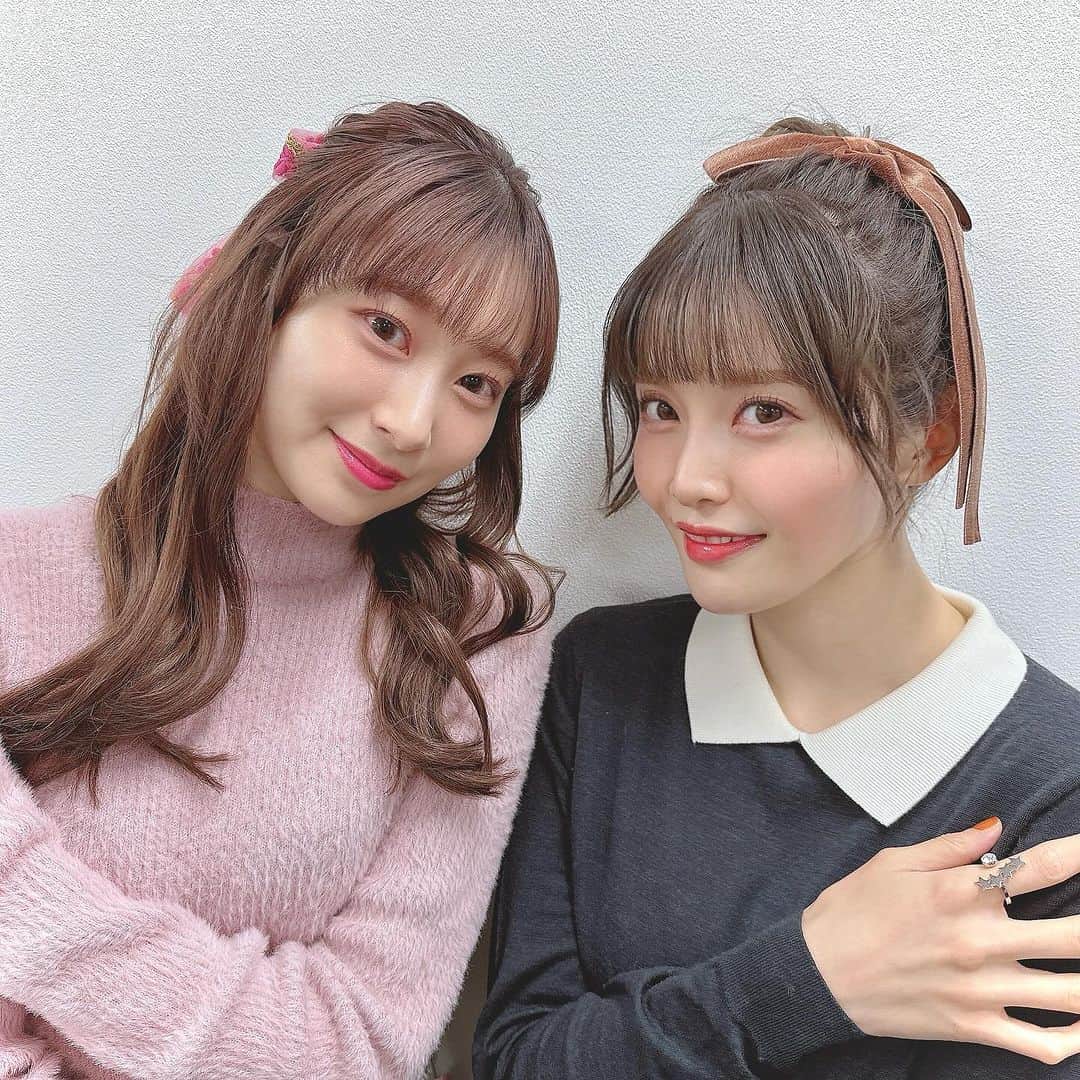 大森日雅のインスタグラム：「『猫かぶらない』ありがとうございました🐈  やっぱり繋がってるなぁ🎀🎀☀️🌙 ⁡ スピ回だったし！飼い猫ちゃん放送ではひっさしぶりのお絵描きもできて~🔮楽しかった！ みんなの夢にでてくるよ。 ⁡ どんな日も会えば落ち着く。とか 気付いたらめちゃ笑ってる。 そんなおじゃる。ありがとう🫶 そして猫かぶの猫さんたちも大好き。ありがとうの気持ち♡☺️ ⁡ 次回は〜12/18(月) ２周年記念放送〜🎊『招き猫プラン』😻始動！ なにが行われるかはお楽しみに〜！！！ 💌テーマ💌 『猫かぶらない〜わたしたちの年表』的なやつ！ 私とおじゃるの出会いから事件からみんなが知ってるエピソードを大募集！！ 私たちも考えとくよ~たのしみ！！！ ⁡ また来月〜🩷寒くなるから気をつけましょ！ ⁡ #猫かぶ ⁡」