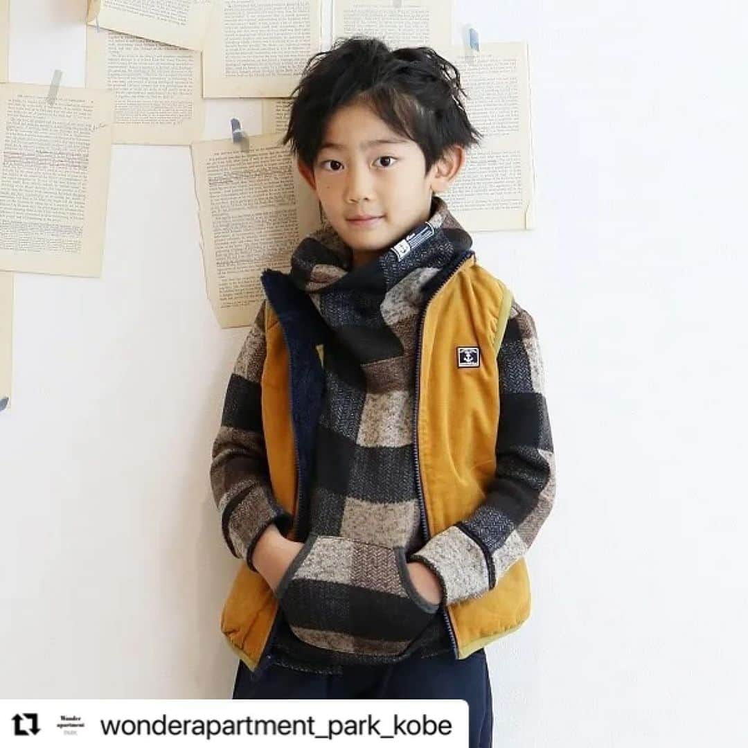 TAPPETさんのインスタグラム写真 - (TAPPETInstagram)「#Repost @wonderapartment_park_kobe with @use.repost ・・・ ・ ・ ・ 【tappet】 ・ ・ ボア素材のリバーシブルベスト✨ トレーナーやニットの上に羽織って、毎日の公園遊び等、デイリーユースはもちろん、アウトドアシーンでも活躍すること間違いなし❗️ ジップ仕様なので着脱も簡単にでき、表裏両面に脇ポケットが装備されているのもうれしいポイントです😊 ・ ・ ○tappet ボアリバーシブルベスト ¥7,590(税込) ・ ・ ・ #maarook #wonderapartment #tappet #_nino_ #amiamie #lcopeck #officialteam #needleworks #kidsfashion #kidstyle #wonderapartmentpark #マルーク #ワンダーアパートメント #タペット #ニノ #オフィシャルチーム #エルコペック #アミアミ #神戸 #子供服 #ファッション #キッズファッション #キッズスタイル #キッズ #ベスト #リバーシブル」11月21日 22時26分 - tappet