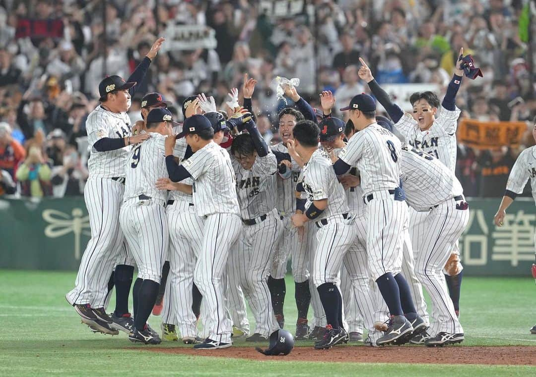 森下翔太さんのインスタグラム写真 - (森下翔太Instagram)「アジアプロ野球チャンピオンシップ2023優勝🏆 ほんとに楽しかったです！ 同世代の人達との時間はより頑張ろうっていう気持ちになりました！ありがとうございます！ またベストナインにも選出されて、また🇯🇵を背負って戦いたいと思いました！ たくさんの応援ありがとうございました😊 #japan  #ベストナイン  #23  #同世代」11月21日 22時28分 - shota.morishita0814