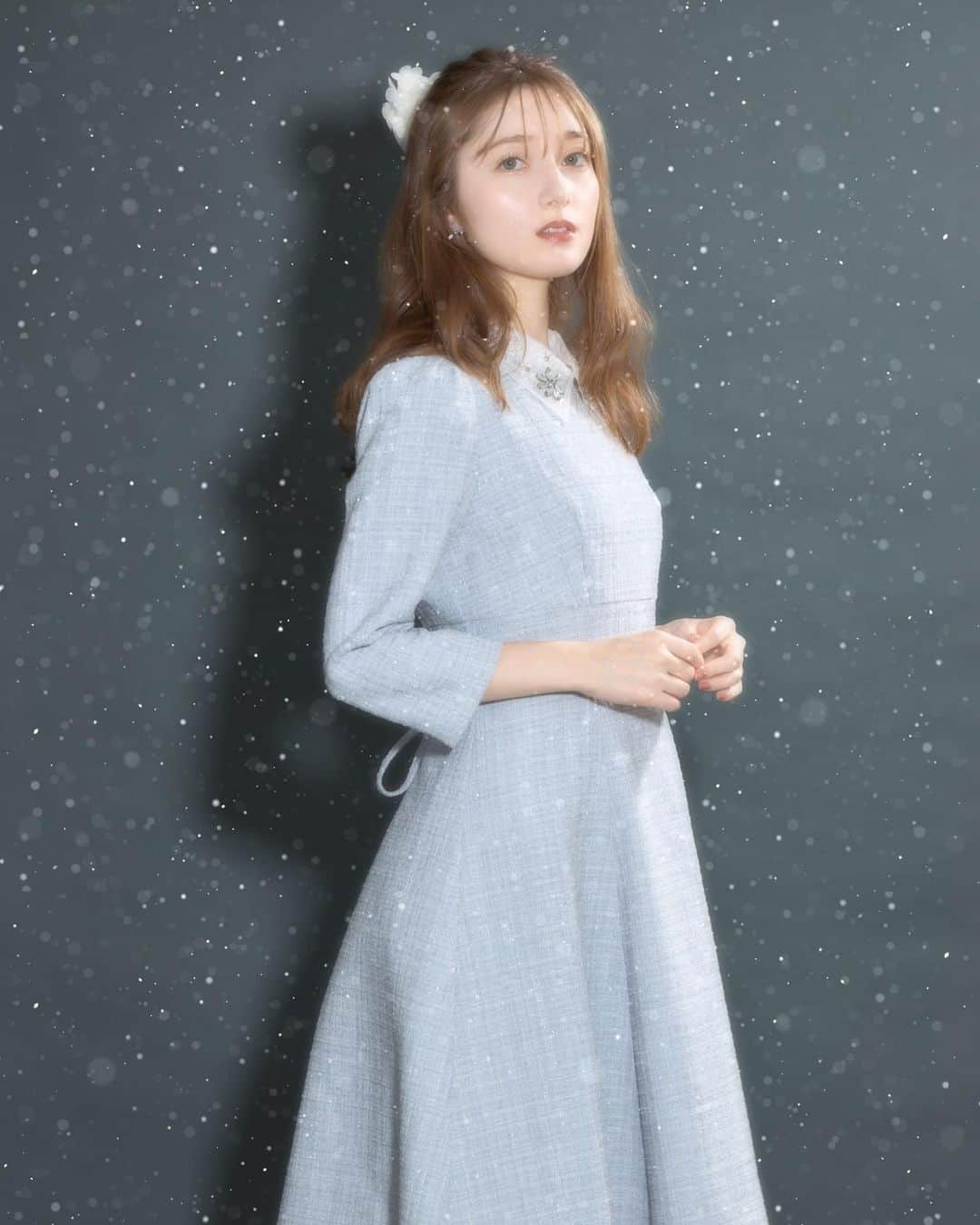 トッコクローゼットのインスタグラム：「__White Holiday Mood🎄🎅🏻🎁  レース襟付きバックレースアップツイードワンピース 186-180775 ¥8,140 28アイボリー　　163アイスブルー  ． ． ． ． ． #toccocloset  #tocco #トッコクローゼット #トッコ #Whiteholidaymood #Christmas #クリスマス #クリスマスコーデ #ツイードワンピース」