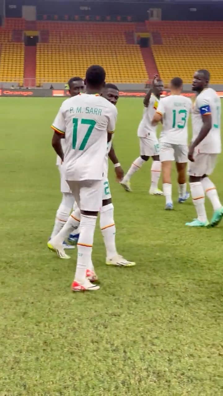 トッテナム・ホットスパーFCのインスタグラム：「When @pape_matar_sarr_15 scored his first goal for Senegal 😍🇸🇳」