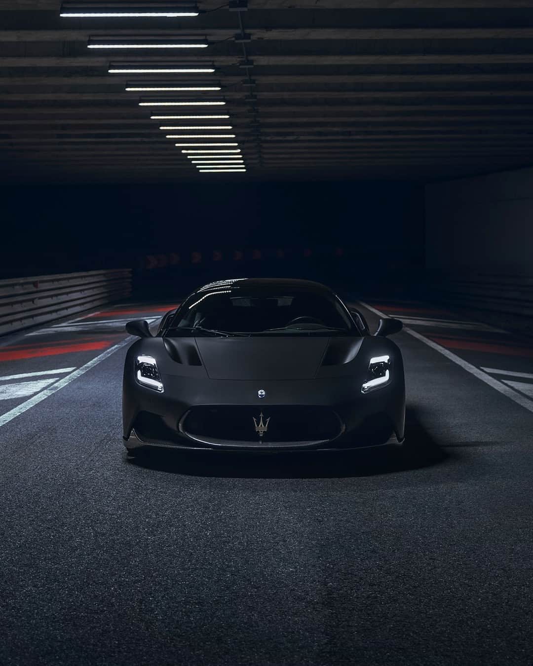 マセラティのインスタグラム：「Shaped by the track, to emerge from the depths of the night.⁣ Meet the fierce new MC20 Notte.⁣ #Maserati #MaseratiMC20」