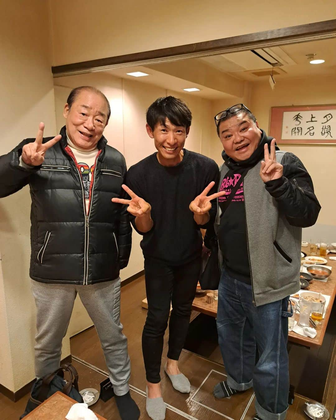 川畑泰史さんのインスタグラム写真 - (川畑泰史Instagram)「m(_ _)m  先日の夜 福岡ソフトバンクホークスの 本多雄一内野守備走塁兼作戦コーチと  「作戦コーチ?」の質問にも 丁寧に答えて下さいました  野球大好き一の介兄さんも 少年の顔に戻ってました～」11月21日 23時02分 - kawabatayasushi