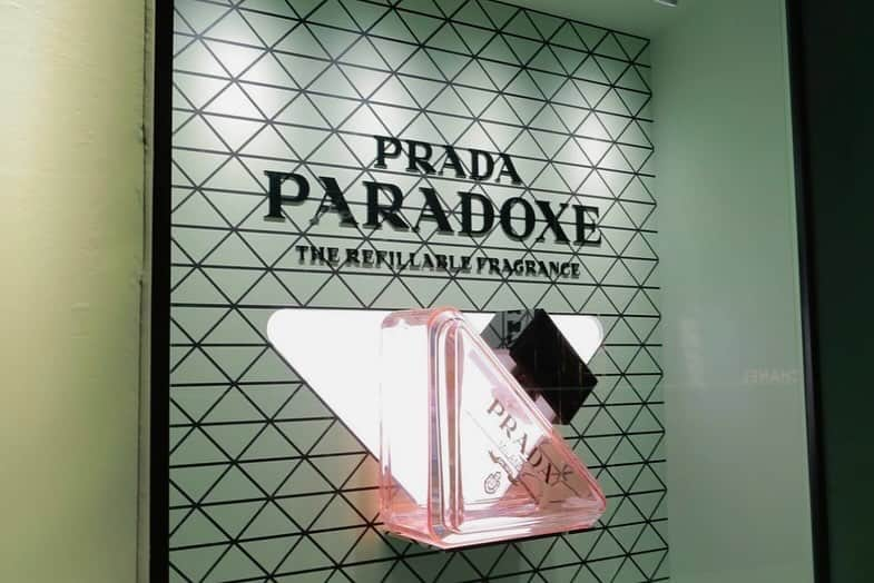 よねいはるかさんのインスタグラム写真 - (よねいはるかInstagram)「PRADA BEAUTY TOKYO. 表参道店が明日からオープン♡  #PR #prada #PradaParadoxe #PradaBeauty #プラダパラドックス @pradabeauty @prada」11月21日 23時15分 - rabbit____2