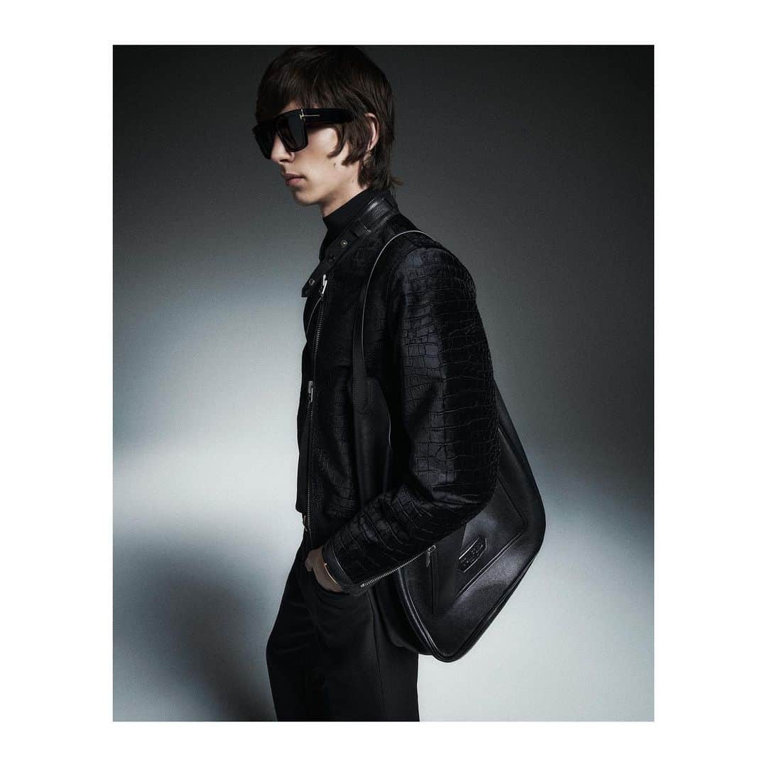のインスタグラム：「TIMELESS  DISCOVER THE CURATED GIFT GUIDES ON TOMFORD.COM  #TOMFORD #TFGIFTS」