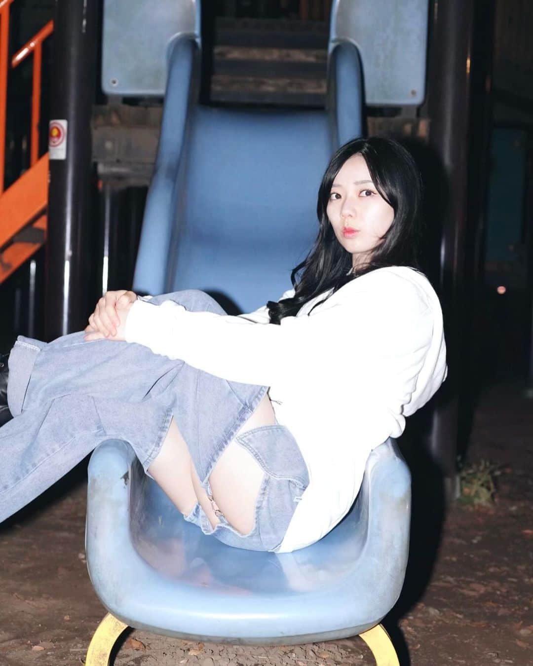 平岡映美さんのインスタグラム写真 - (平岡映美Instagram)「夜の公園が好き🛝🐈‍⬛🌙」11月21日 23時10分 - eimi_hiraoka_official