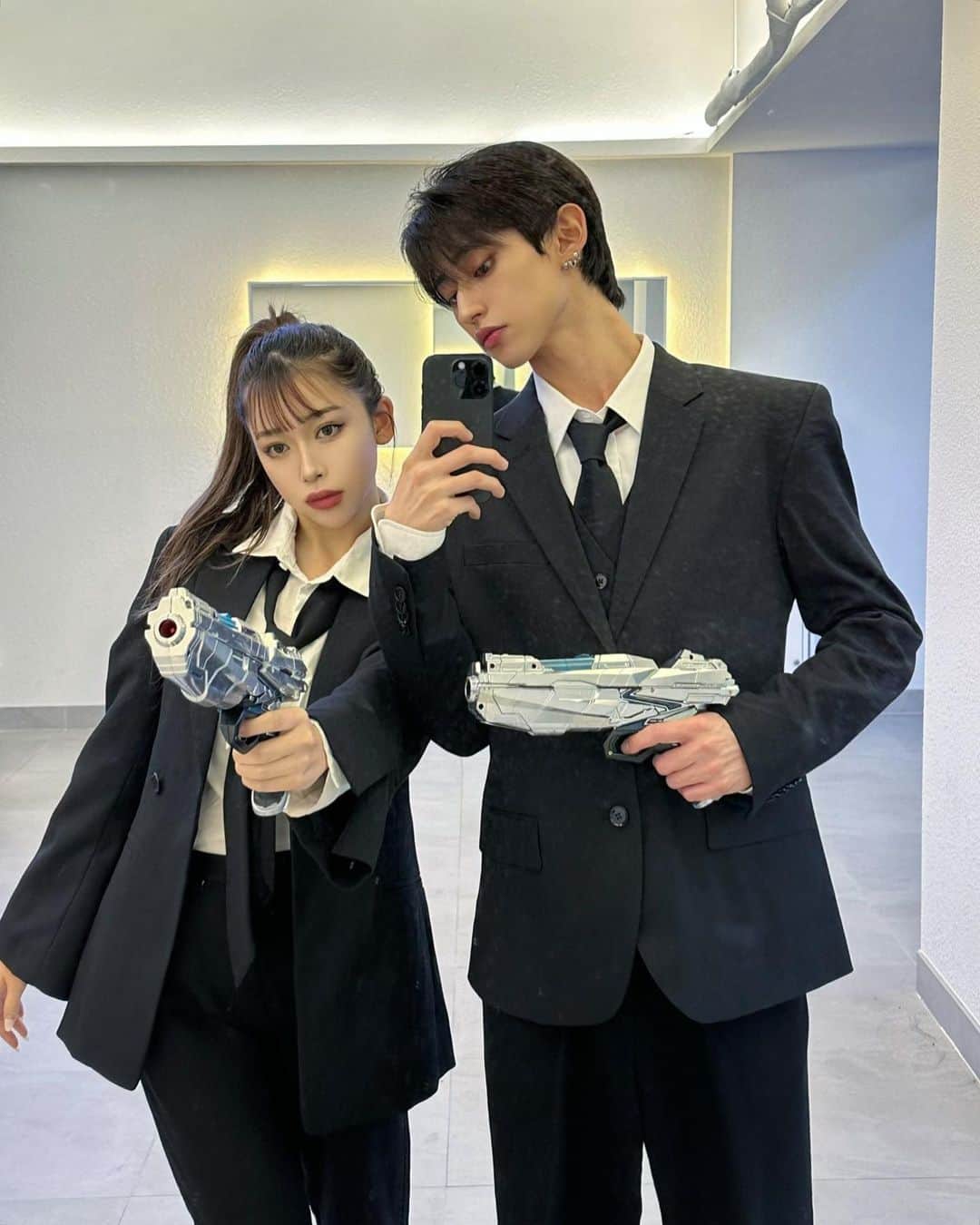キム・ボムさんのインスタグラム写真 - (キム・ボムInstagram)「MIB in Seoul🕶️🛸」11月21日 23時18分 - staycool6