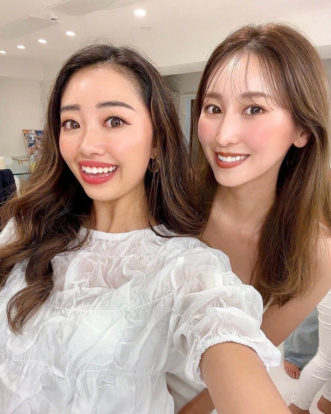 駄原杏里沙のインスタグラム：「. Beauty party🥂🤍 招待制のイベント開催 大好きなまりあちゃんも 遊びにきてくれて みんなで盛り上がり💋  ホームケアで綺麗になれる #シャイニー肌メゾット　 本当に綺麗になりたい方に 届けたい🫶🫶 また開催するのでお楽しみに💋  #シャイニー肌メゾット#シャイニー肌タイム  #スキンケア#お肌ケア#ホームスキンケア #自分磨き#肩こり#パーティー  #綺麗になりたい人と繋がりたい」