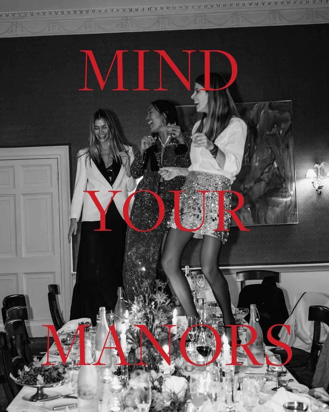 ジェイクルーのインスタグラム：「MIND YOUR MANORS | Bringing the good kind of holiday drama to our Irish dinner party, full of sequins, satin and pops of red…」